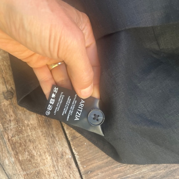 Aritzia 100 linen vest NWOT size 0 black pacino deniro top sleeveless summer xs - Picture 5 of 11